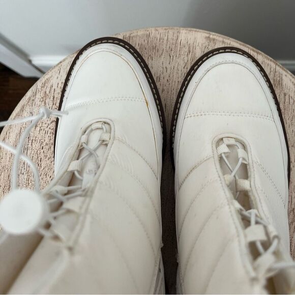 Blondo Daisy Waterproof Lug‎ Sole Boot in White Size 10 NWOB - Picture 8 of 12